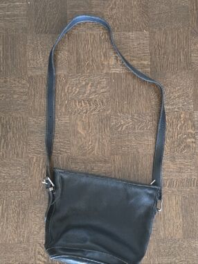 Vintage Roots Black Leather Women's Crossbody Bag